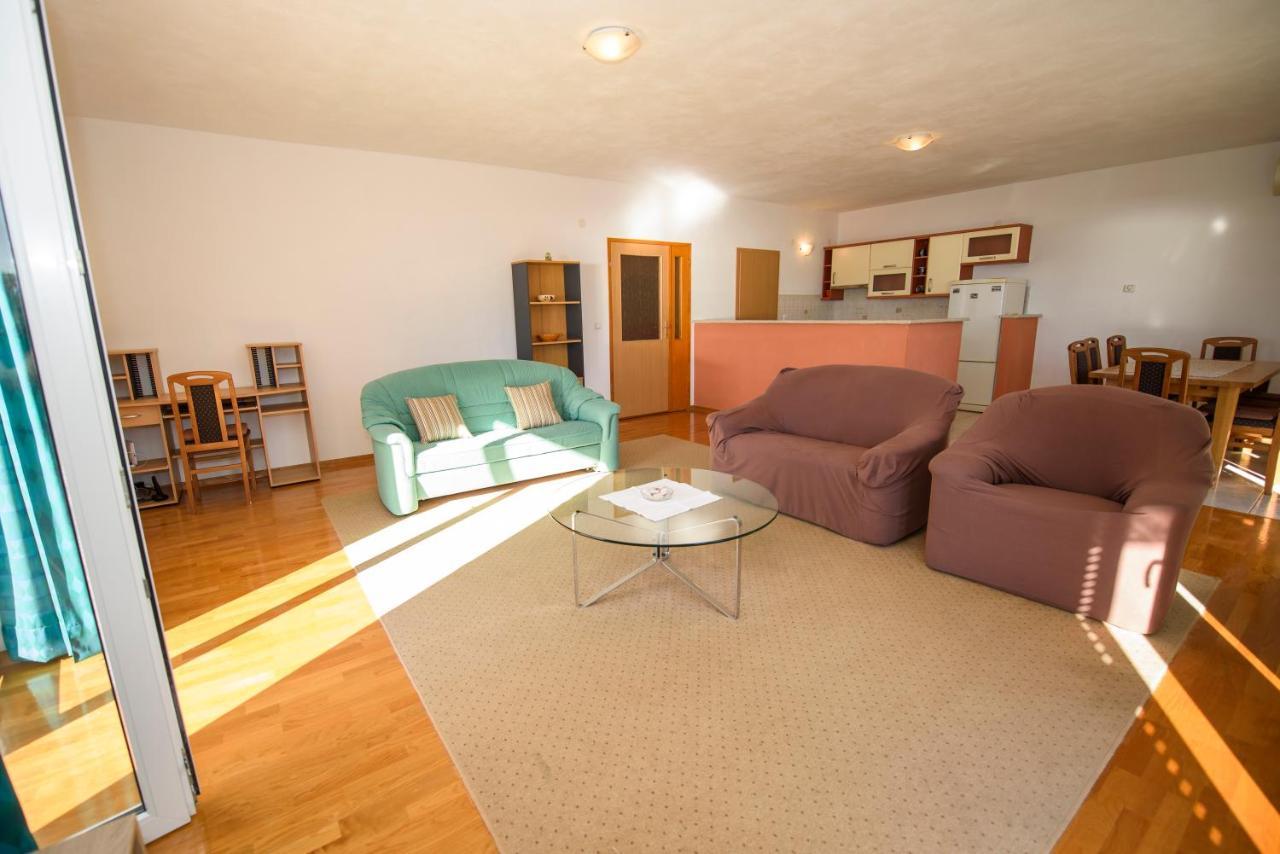 Apartman Mijo - Suhi Potok イェセニツェ エクステリア 写真